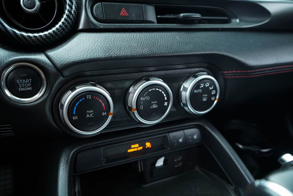 Used 2019 FIAT 124 Spider Abarth w/ Navigation & Sound Group image 21