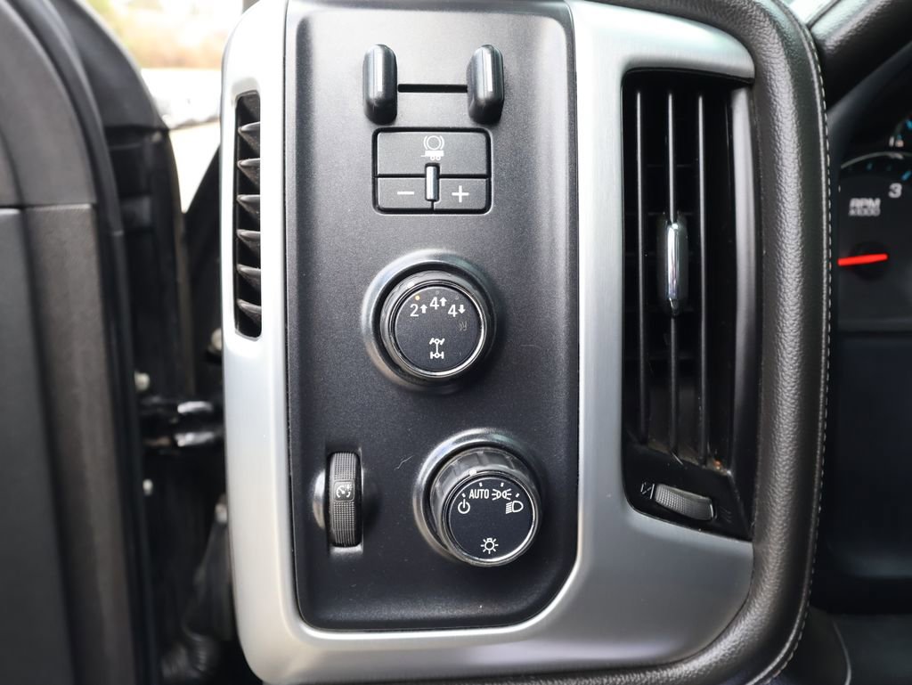 Used 2018 GMC Sierra 2500 SLE w/ Suspension Package, Off-Road image 11