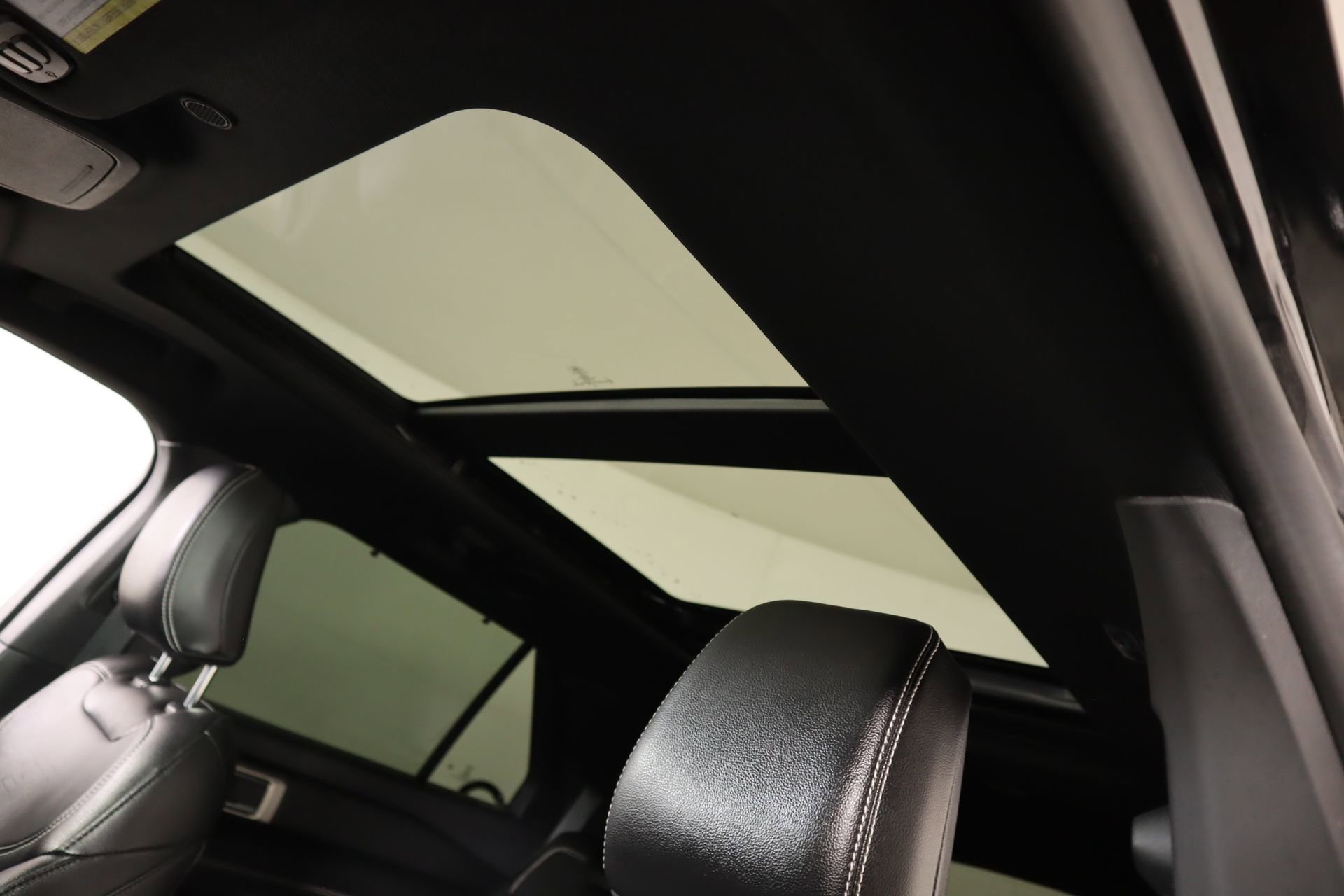 Used 2021 Ford Explorer ST w/ Equipment Group 401A image 17