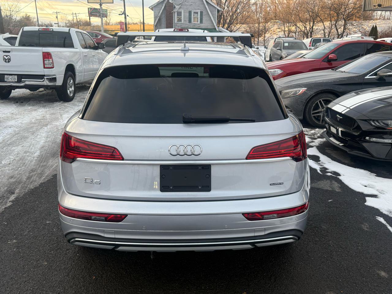 Used 2021 Audi Q5 2.0T Premium w/ Convenience Package image 9