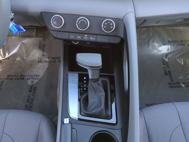 New 2026 Hyundai Elantra SE FWD image 17