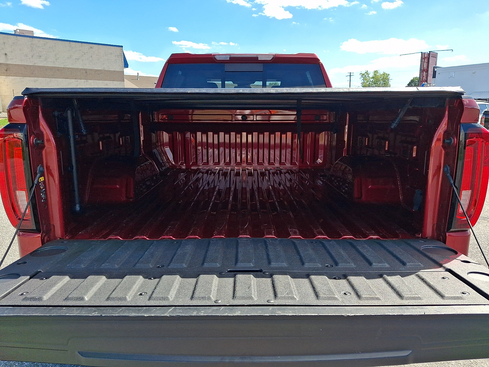 Used 2023 GMC Sierra 1500 SLT w/ SLT Premium Package AWD/4WD image 31