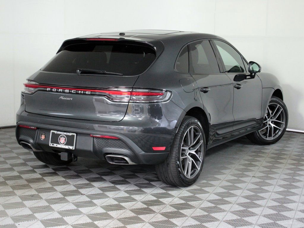 Certified 2025 Porsche Macan image 7