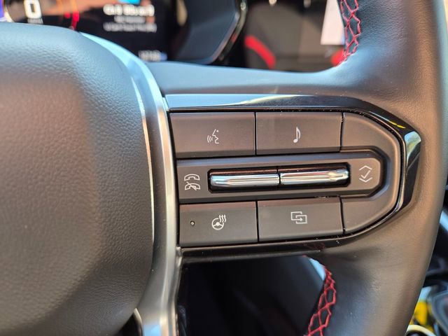 Used 2025 Chevrolet Colorado Z71 w/ Technology Package image 36