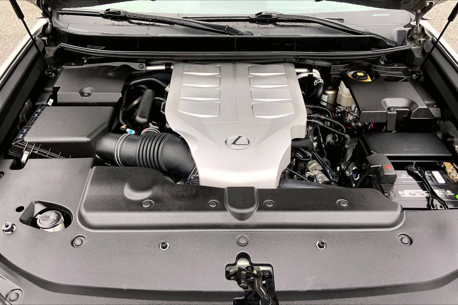 Used 2022 Lexus GX 460 Premium w/ Accessory Package AWD/4WD image 31