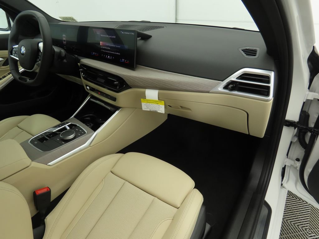 Certified 2025 BMW 330i Sedan w/ Convenience Package image 19