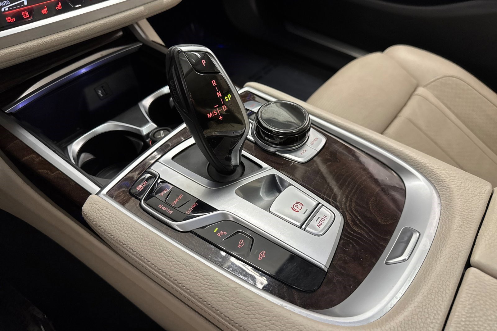 Used 2019 BMW 740i w/ Executive Package image 19