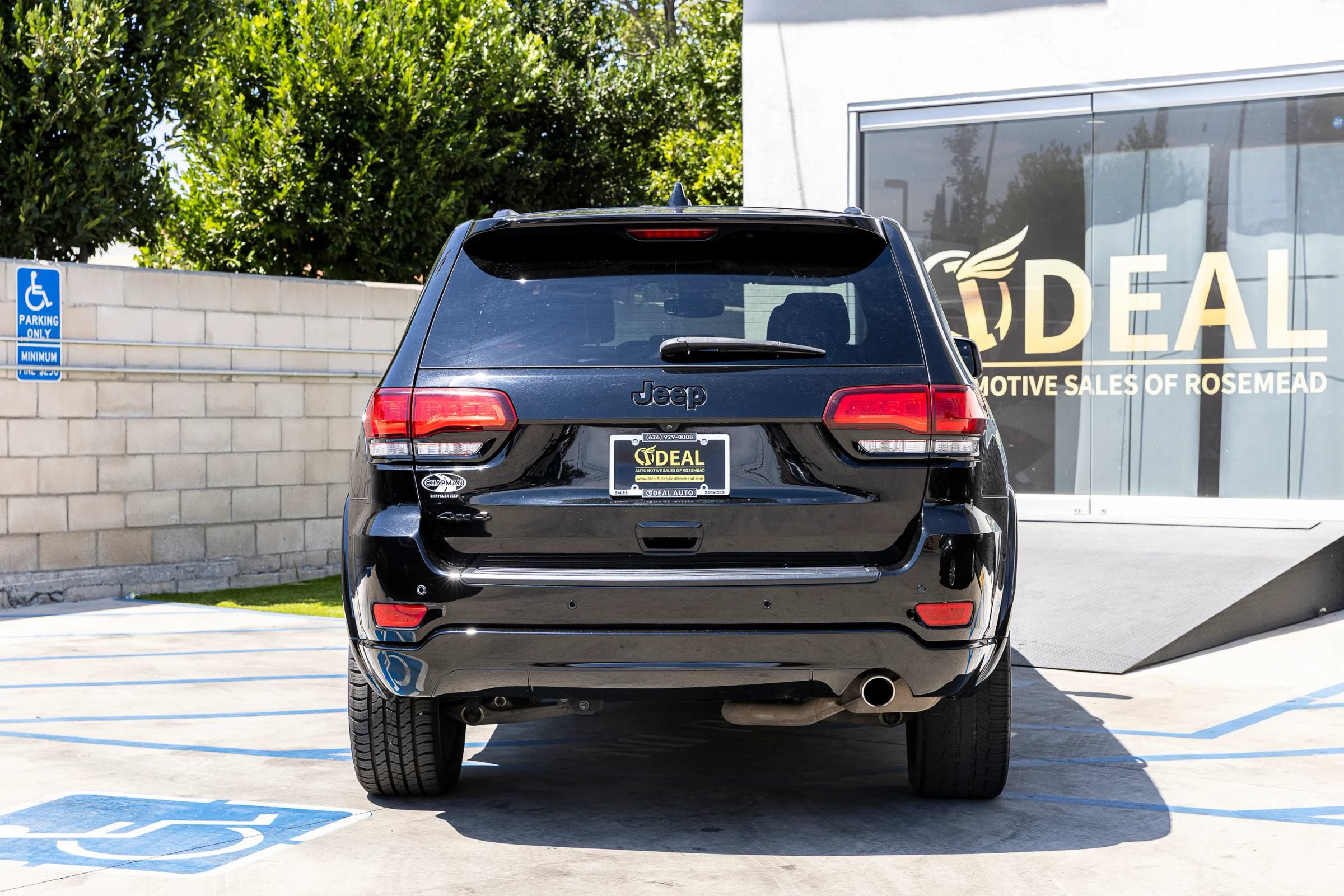 Used 2020 Jeep Grand Cherokee Altitude AWD/4WD image 13