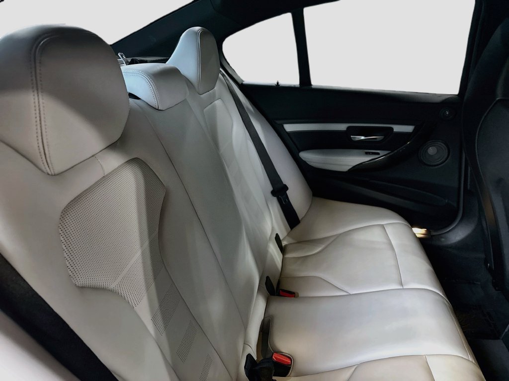 Used 2018 BMW M3 w/ Executive Package RWD image 32