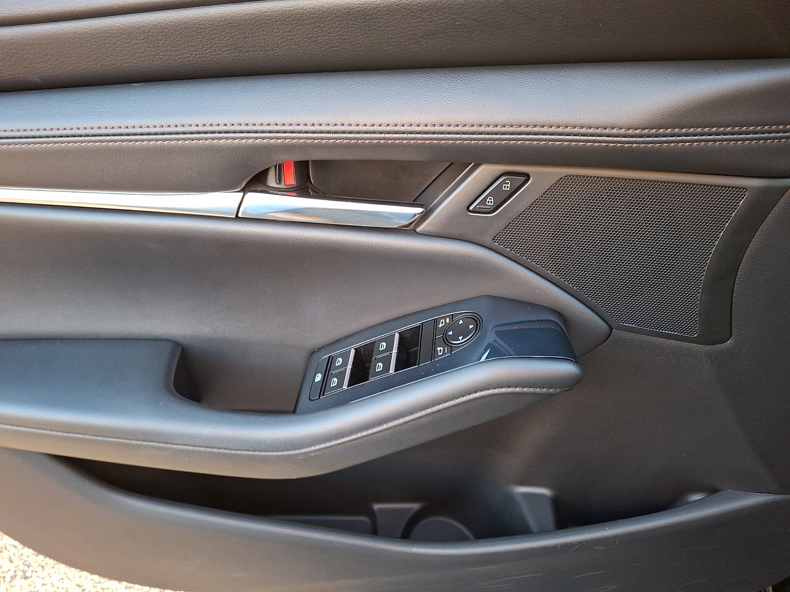 Used 2021 MAZDA MAZDA3 s image 12