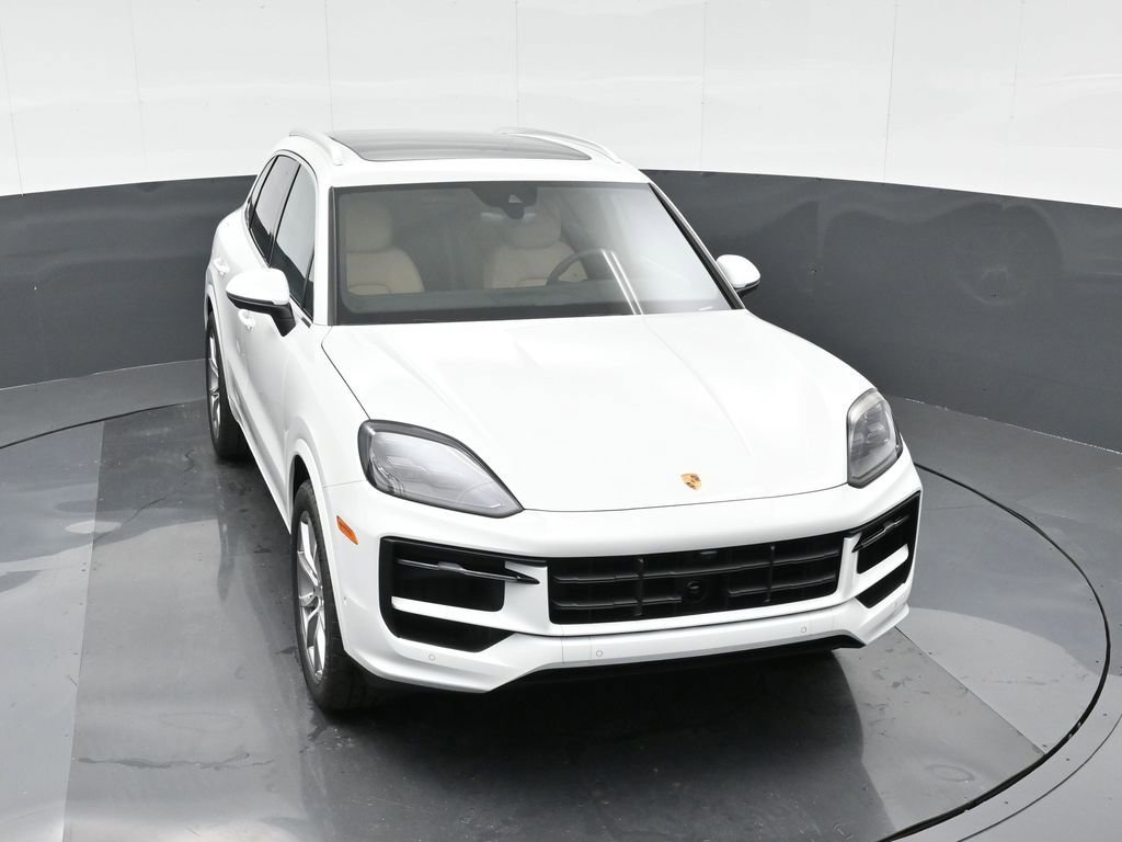 New 2025 Porsche Cayenne image 32