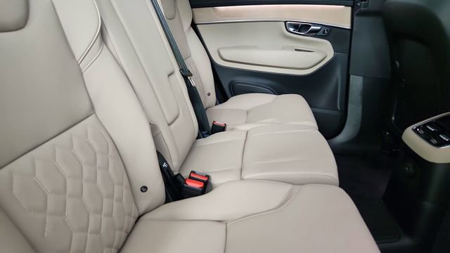 New 2026 Volvo XC90 T8 Plus w/ Protection Package Premier AWD/4WD image 36