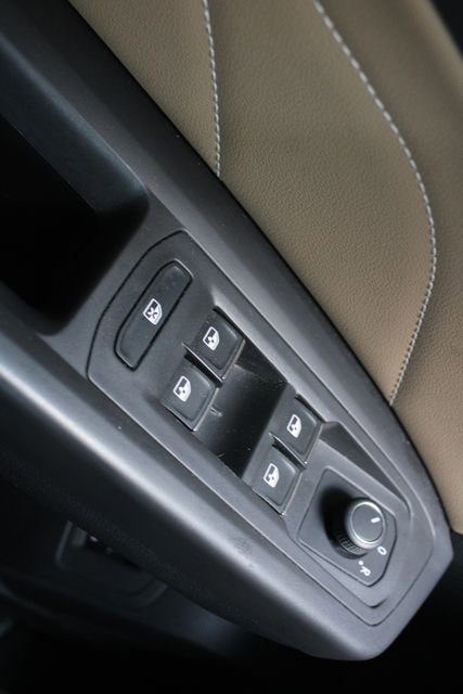 Used 2023 Volkswagen Atlas Cross Sport SEL R-Line image 9