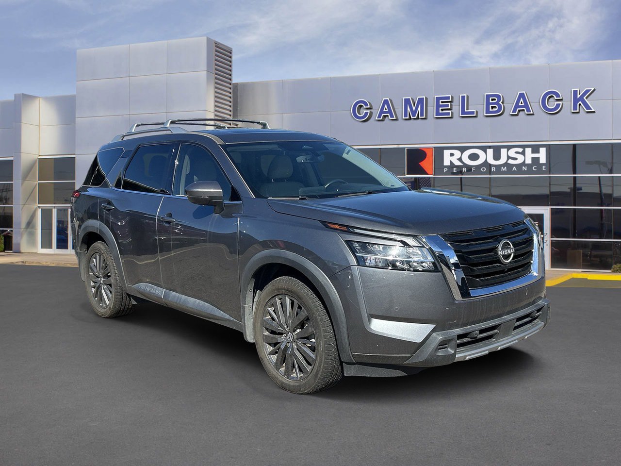 Used 2024 Nissan Pathfinder SL w/ SL Premium Package FWD image 4