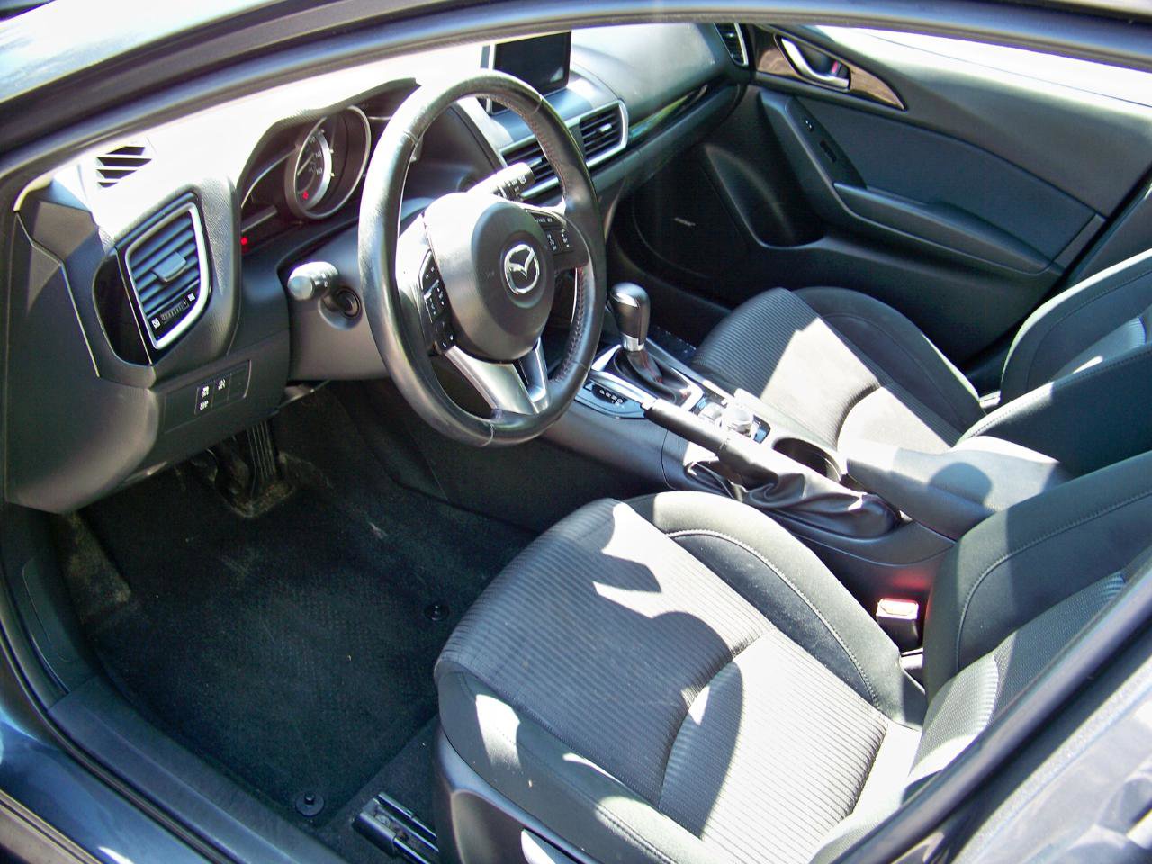 Used 2014 MAZDA MAZDA3 i Touring w/ Technology Package FWD image 14