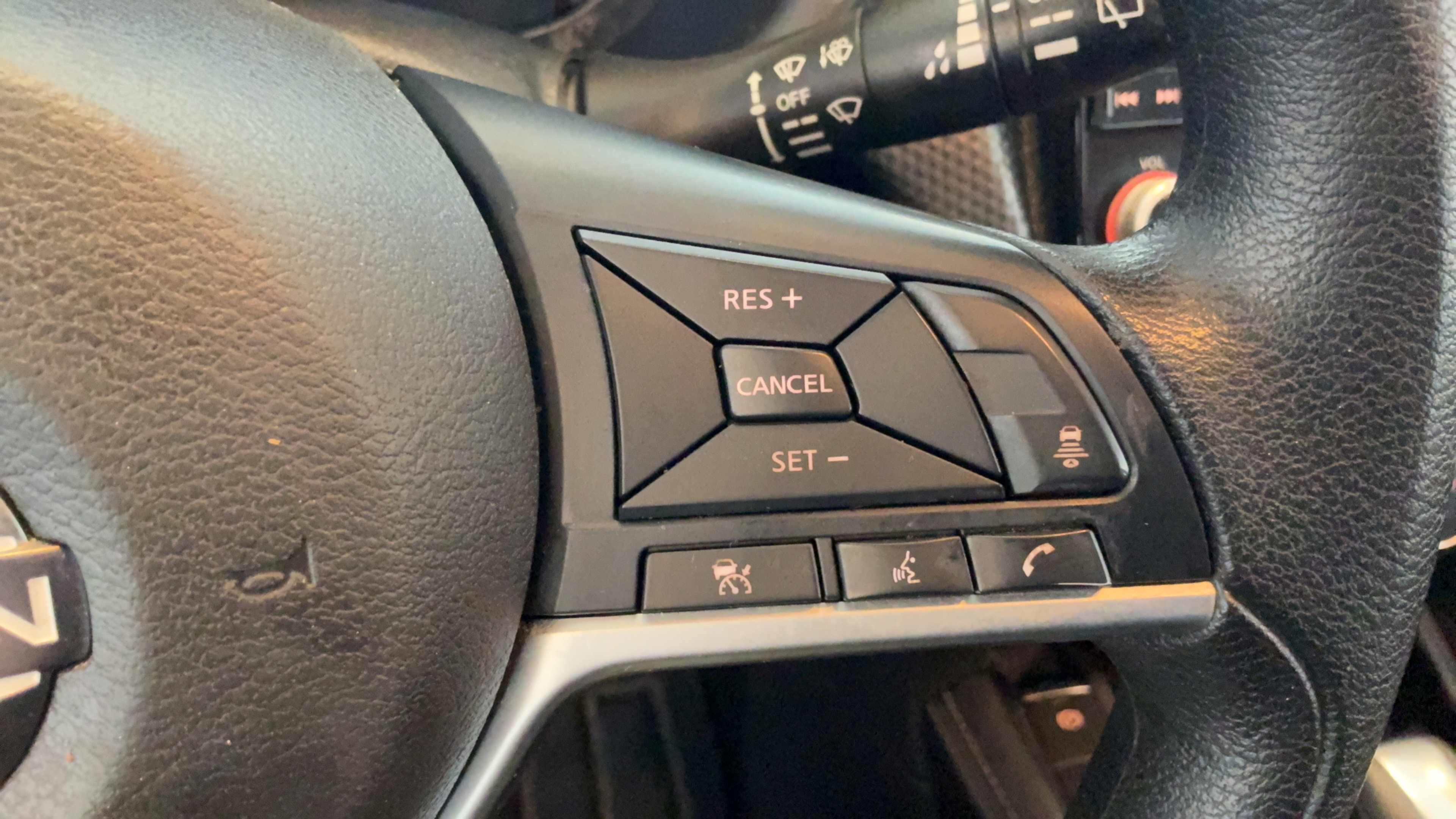Used 2023 Nissan Kicks SV FWD image 18