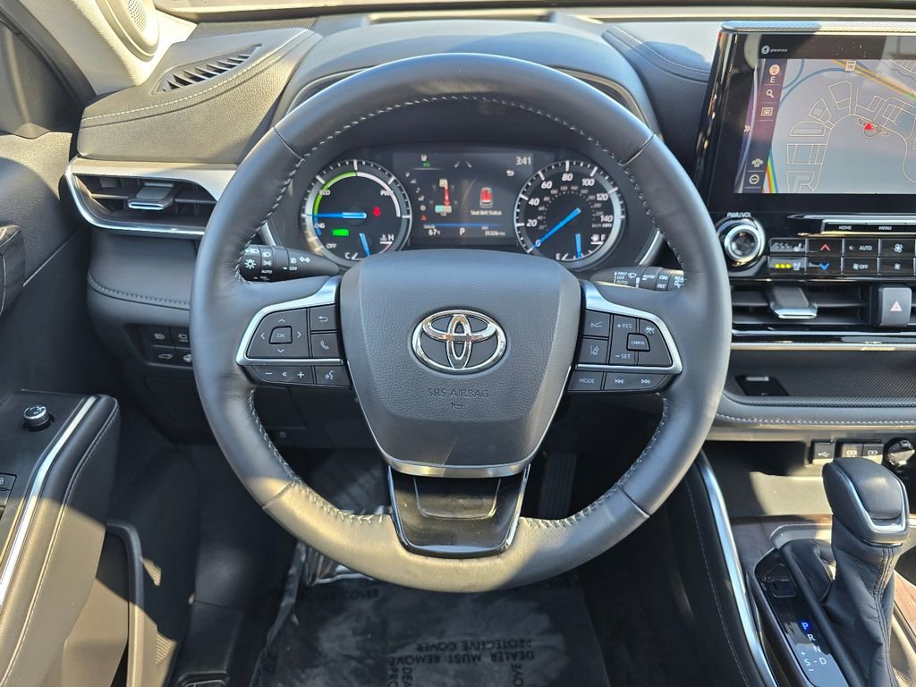 Used 2020 Toyota Highlander Platinum AWD/4WD image 29