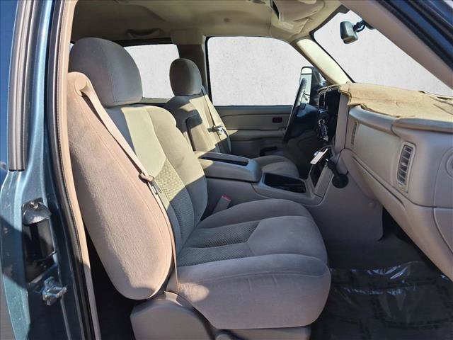 Used 2006 Chevrolet Silverado 2500 LT w/ Heavy-Duty Power Package RWD image 18