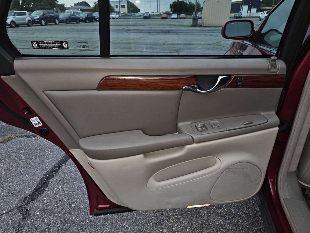 Used 2002 Cadillac De Ville w/ Comfort/Convenience Pkg FWD image 12