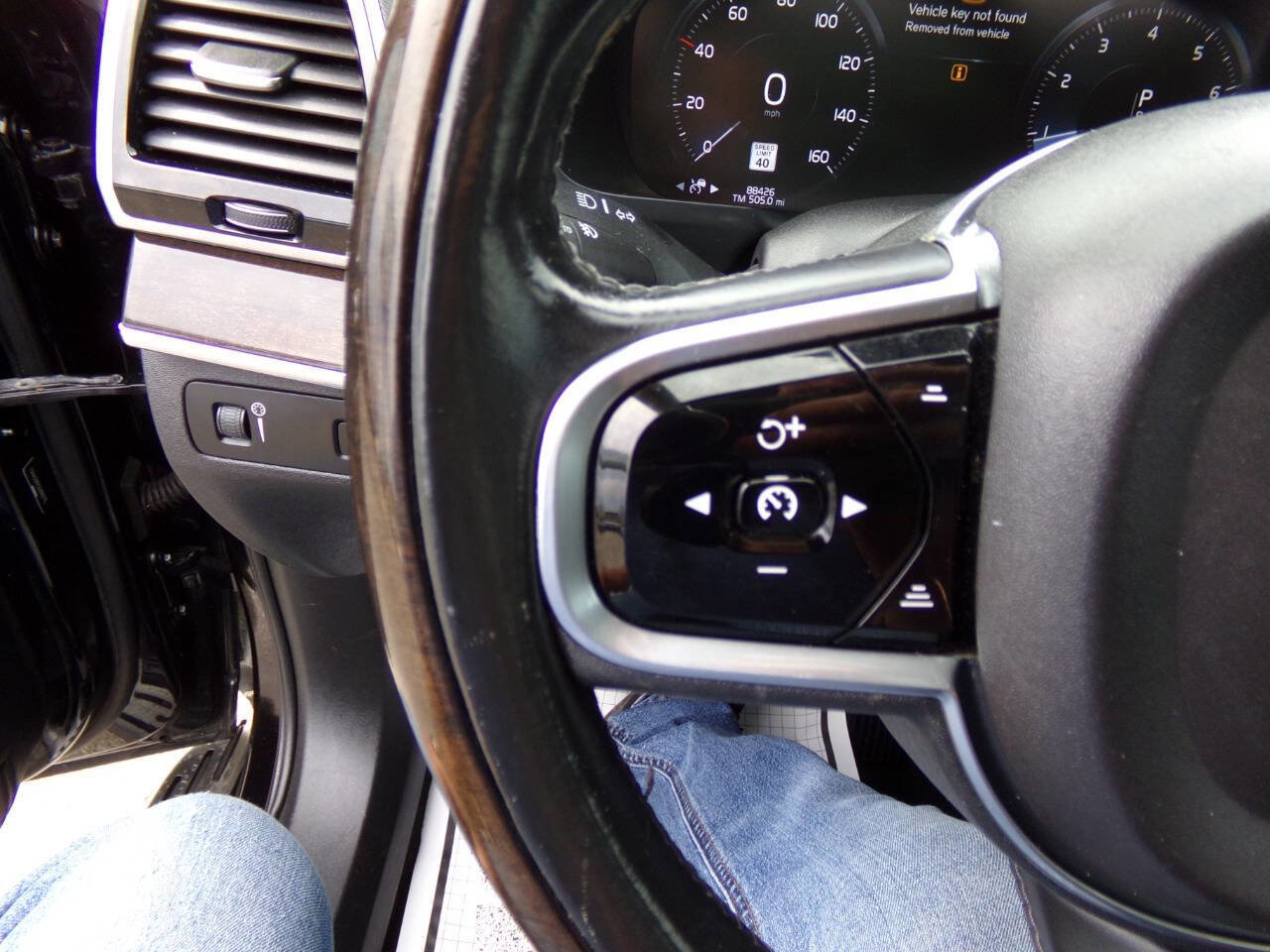 Used 2016 Volvo XC90 T6 Momentum w/ Momentum Plus Package image 47