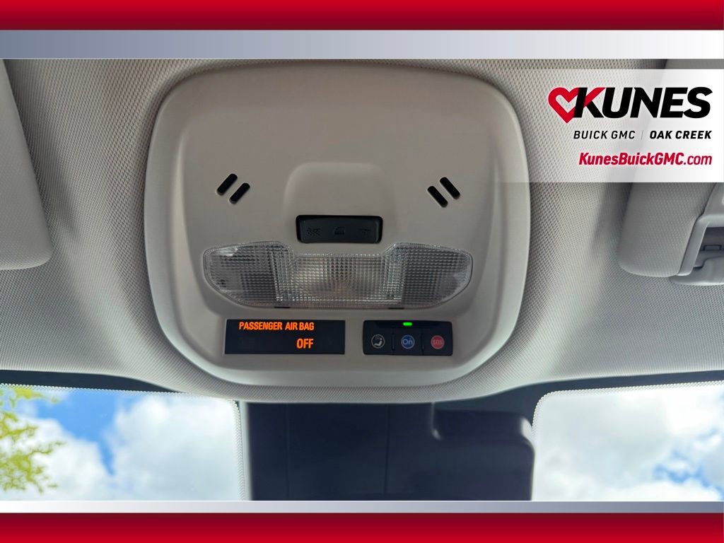 Used 2025 Chevrolet Trax LT FWD image 23