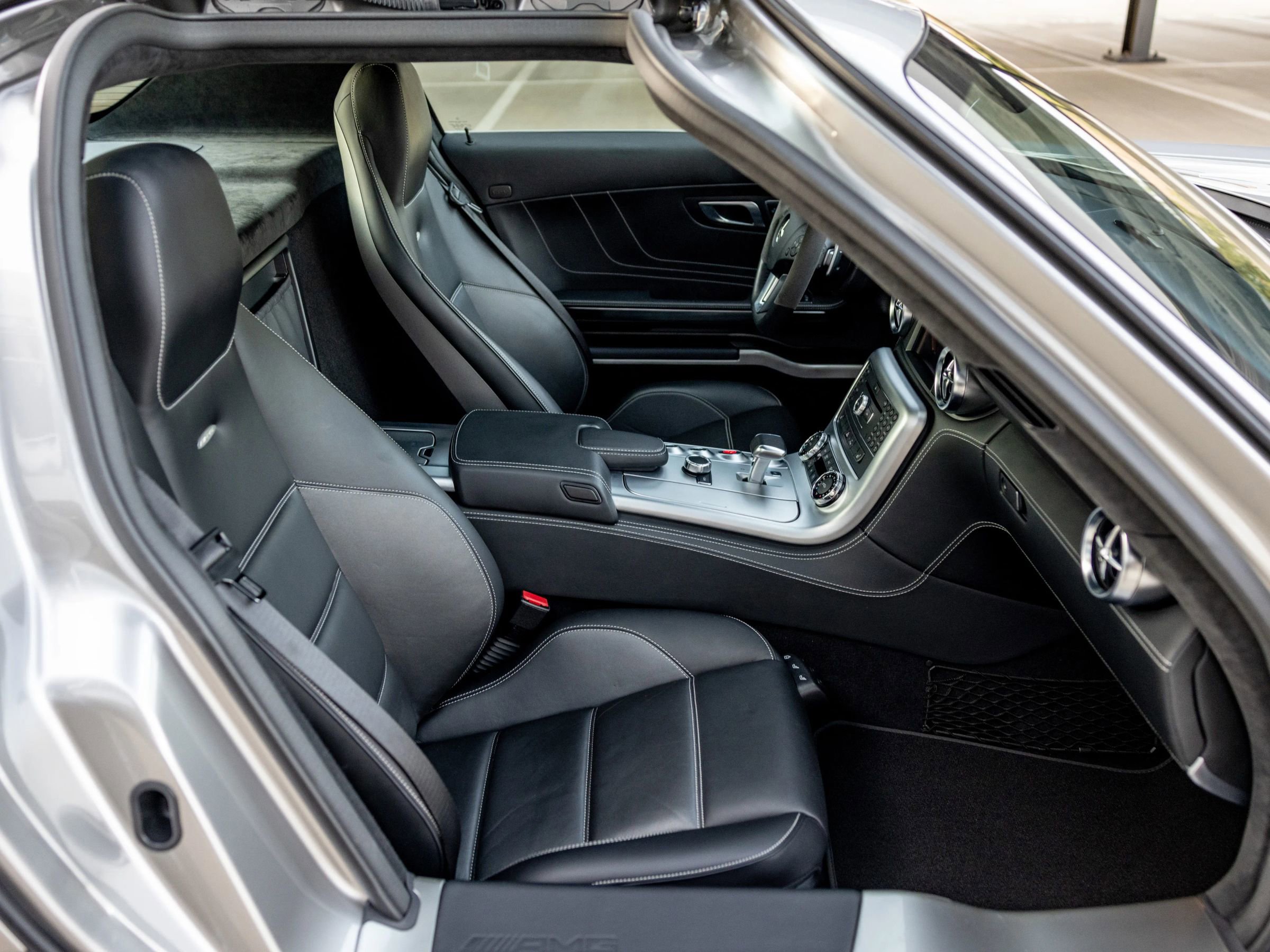 Used 2011 Mercedes-Benz SLS AMG Coupe image 15