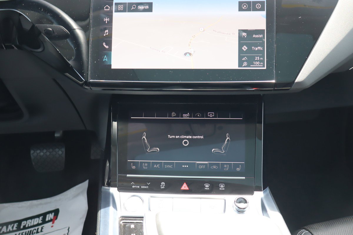 Used 2020 Audi e-tron Premium Plus AWD/4WD image 11