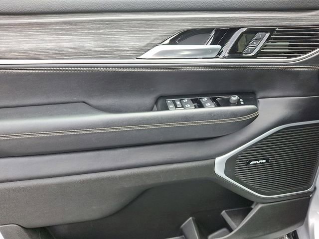 Used 2024 Jeep Wagoneer L Series II w/ Flexible Seating Group image 12