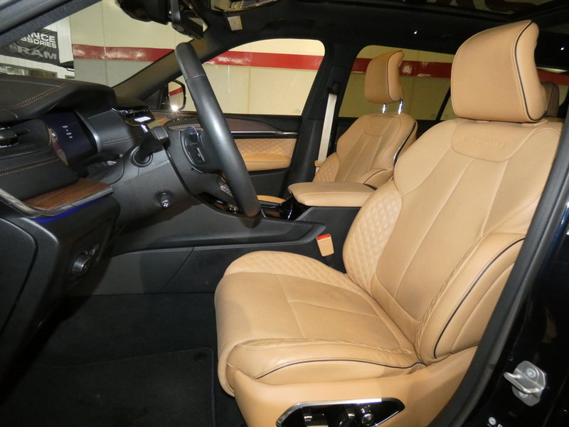 Used 2024 Jeep Grand Cherokee L Summit w/ Advanced Protech Group IV AWD/4WD image 9