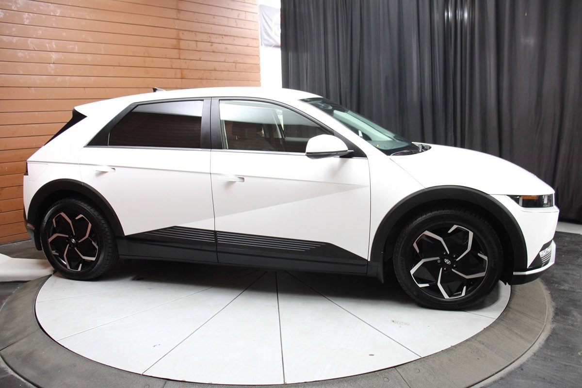 Used 2023 Hyundai Ioniq 5 SEL w/ Cargo Package AWD/4WD image 17