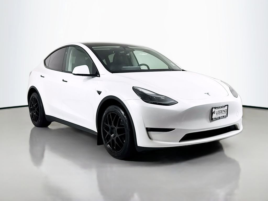Used 2025 Tesla Model Y Long Range AWD/4WD image 3