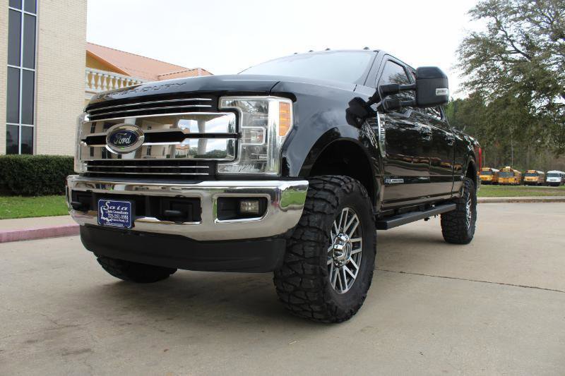 Used 2017 Ford F250 Lariat w/ FX4 Off-Road Package image 9