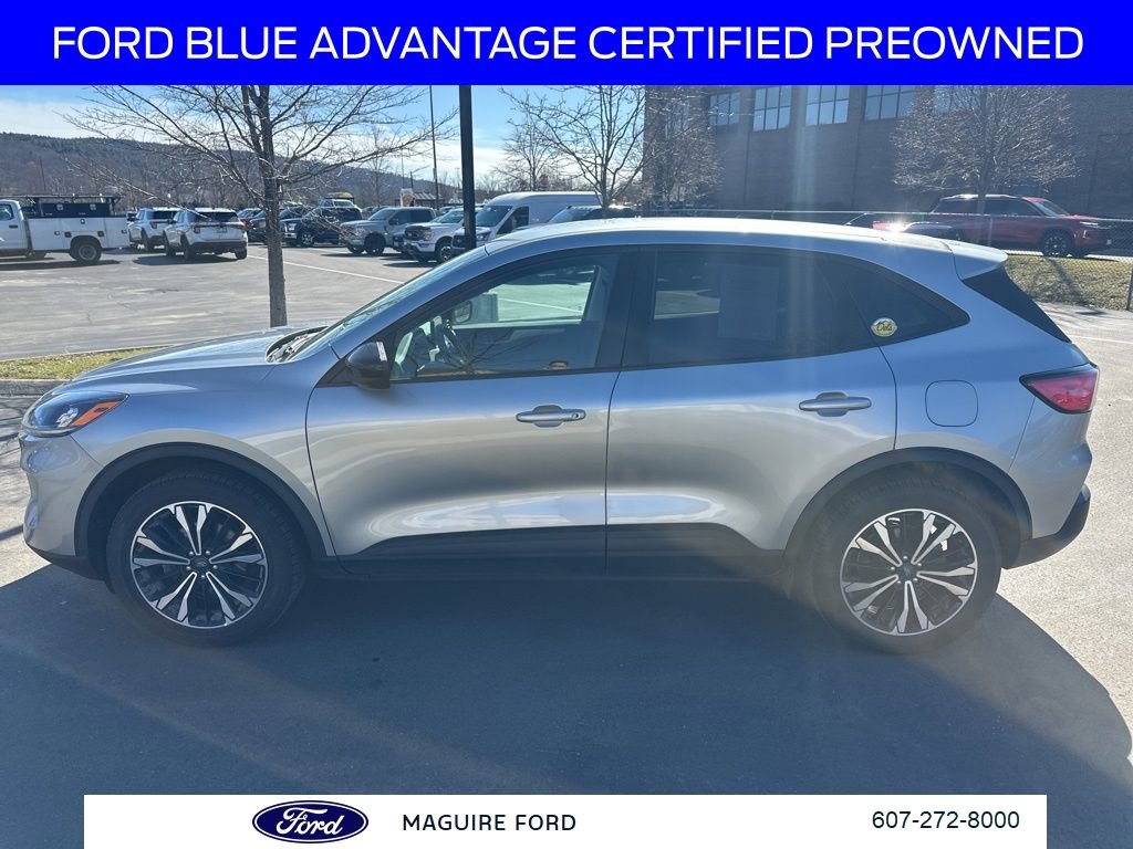 Certified 2022 Ford Escape SE w/ SE Sport Appearance Package image 6
