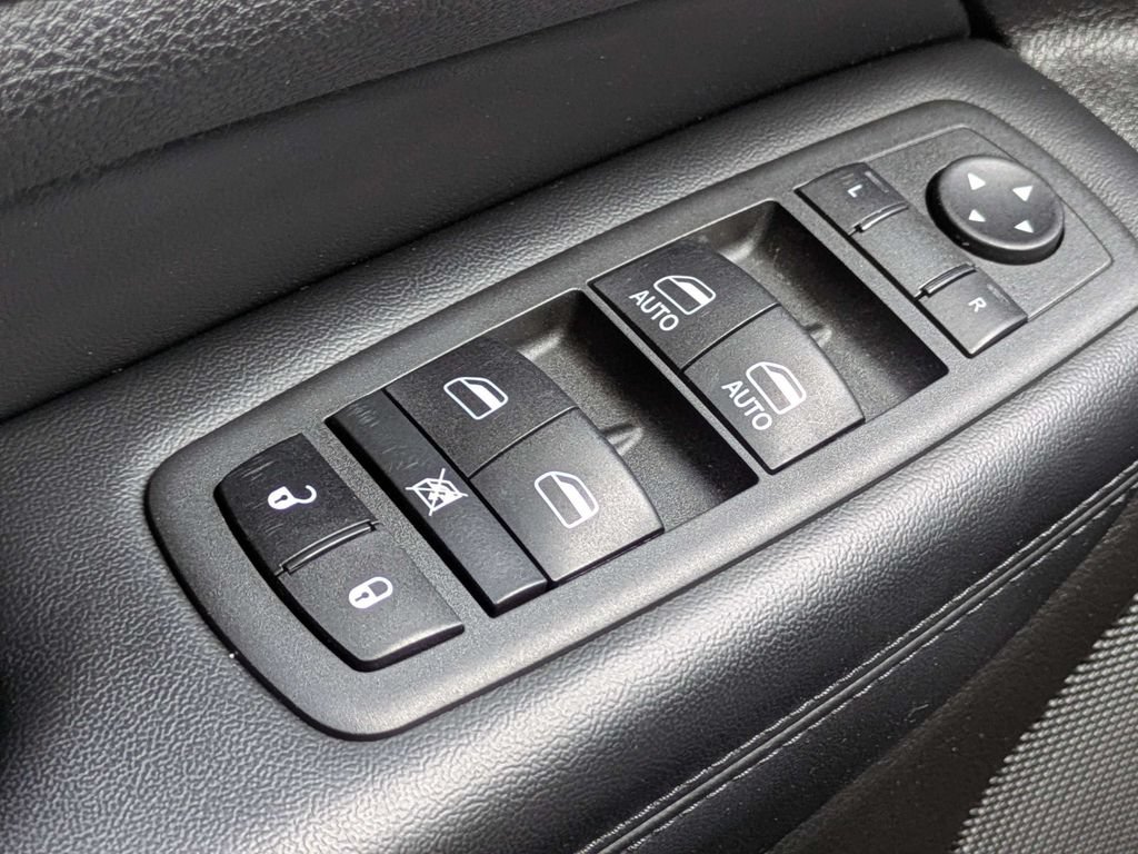 Used 2022 Jeep Grand Cherokee Laredo X RWD image 26