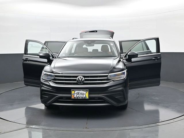 Used 2022 Volkswagen Tiguan SE AWD/4WD image 31