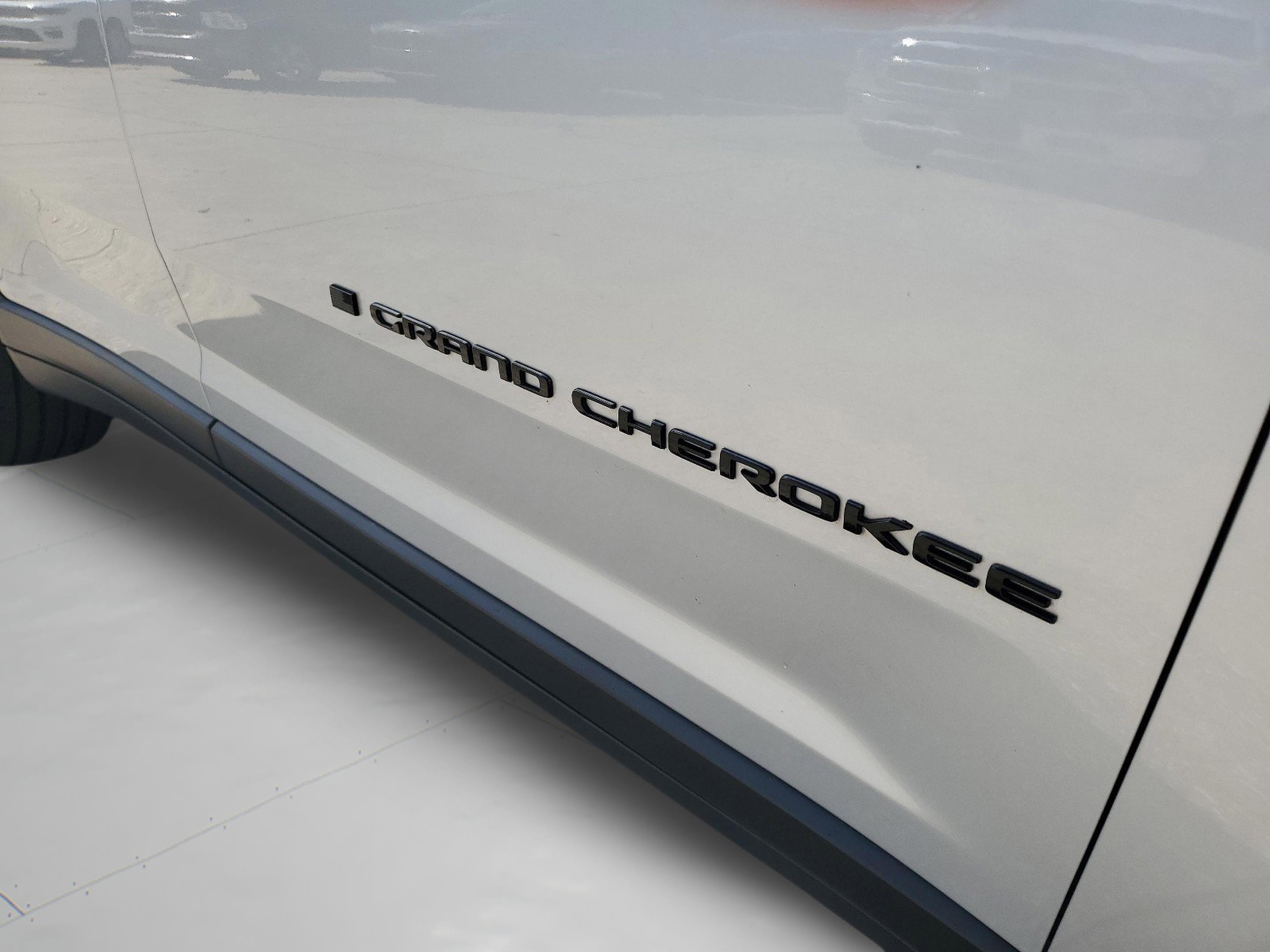 Certified 2024 Jeep Grand Cherokee Altitude image 6