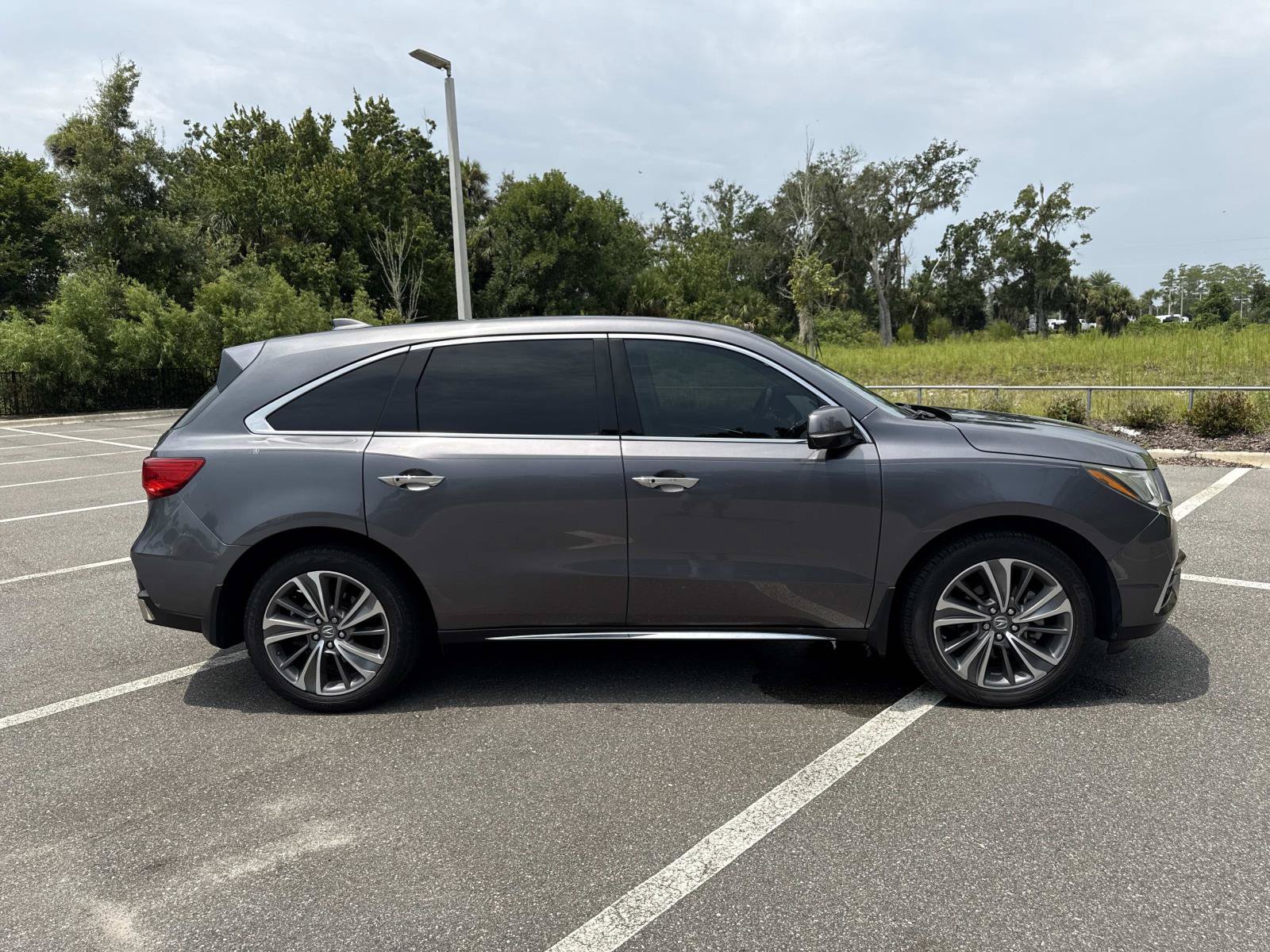 Used 2018 Acura MDX SH-AWD w/ Technology Package image 2