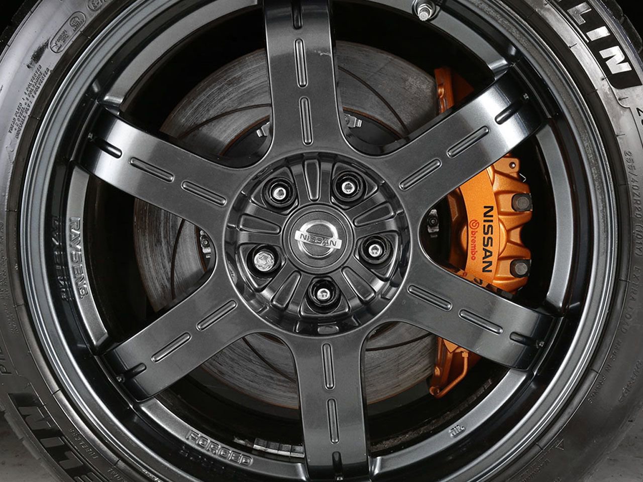 Used 2015 Nissan GT-R Black Edition image 6