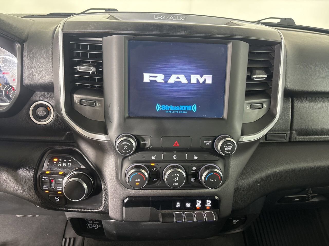 Used 2022 RAM 1500 Big Horn AWD/4WD image 14