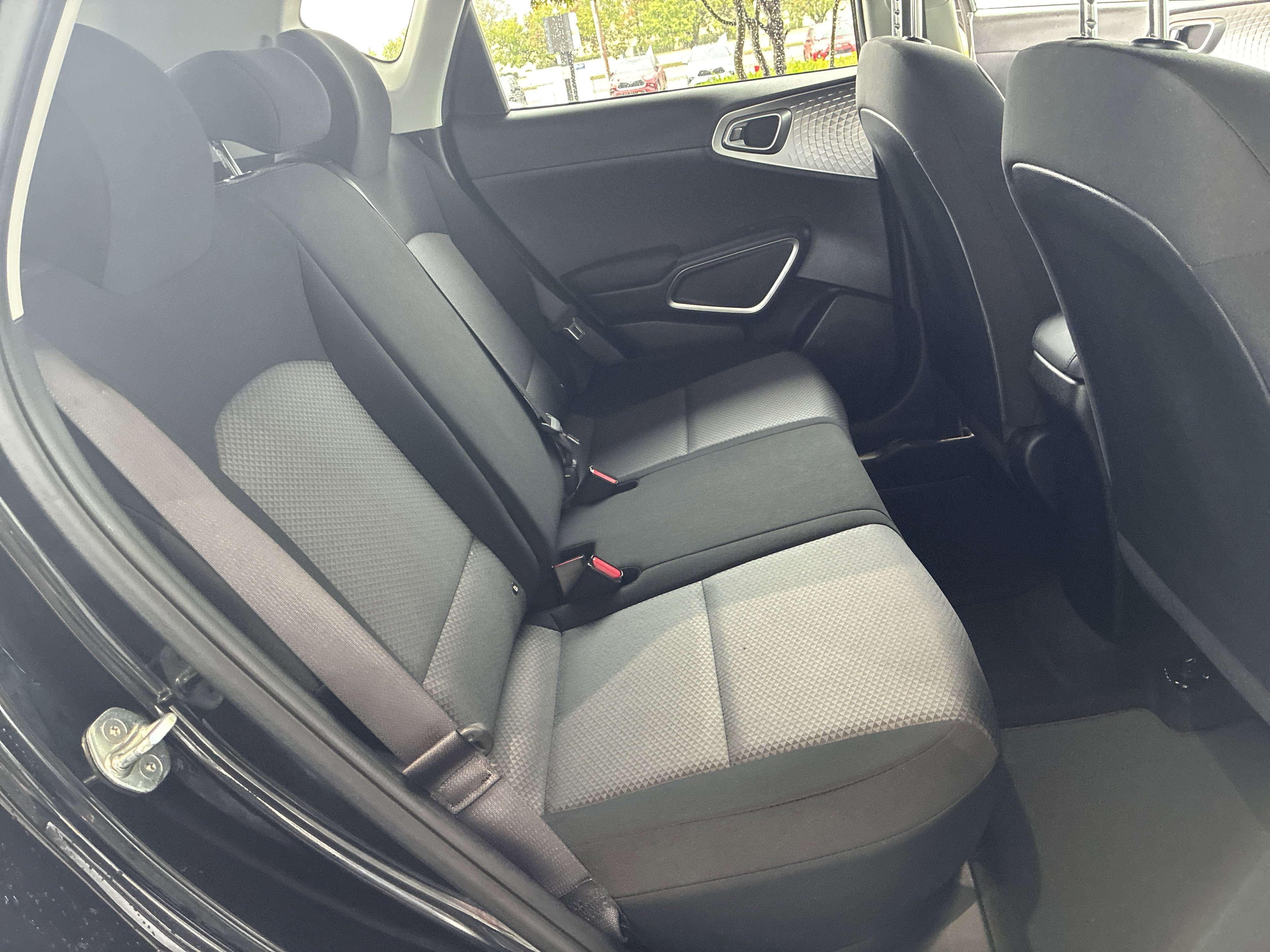 Used 2023 Kia Soul LX w/ LX Technology Package image 18