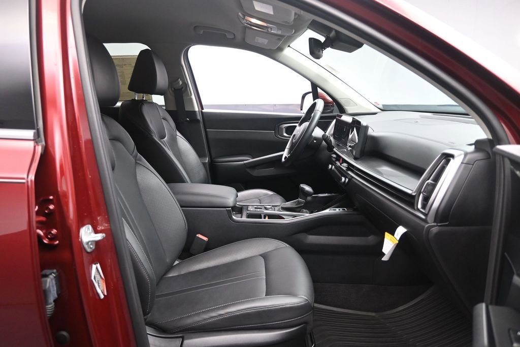 Used 2025 Kia Sorento S AWD/4WD image 28