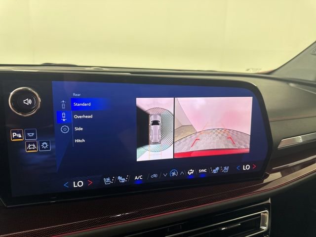 Used 2025 Chevrolet Traverse RS image 47