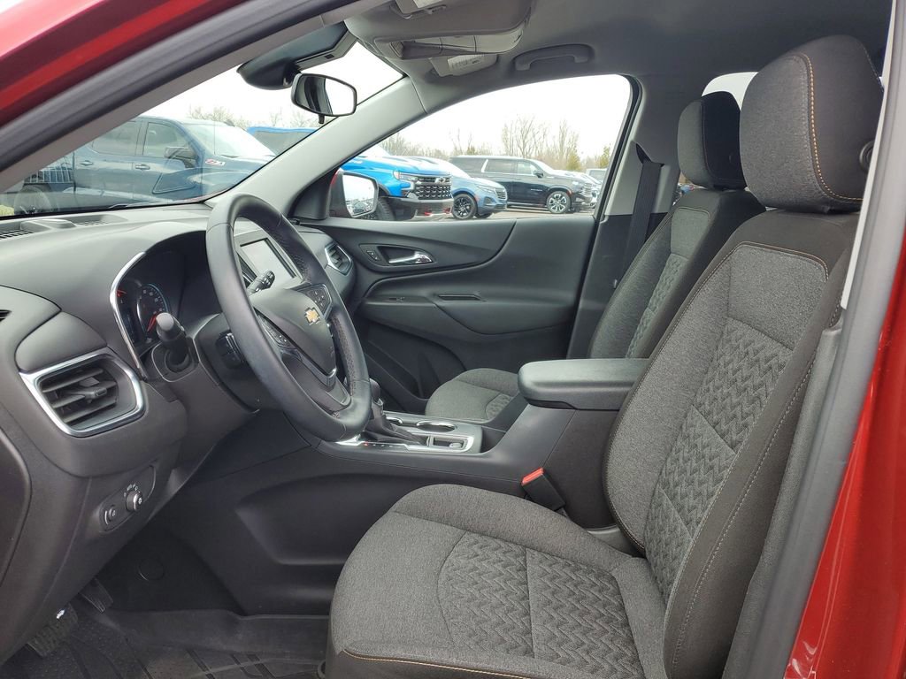 Certified 2024 Chevrolet Equinox LT w/ LPO, Floor Liner Package FWD image 5
