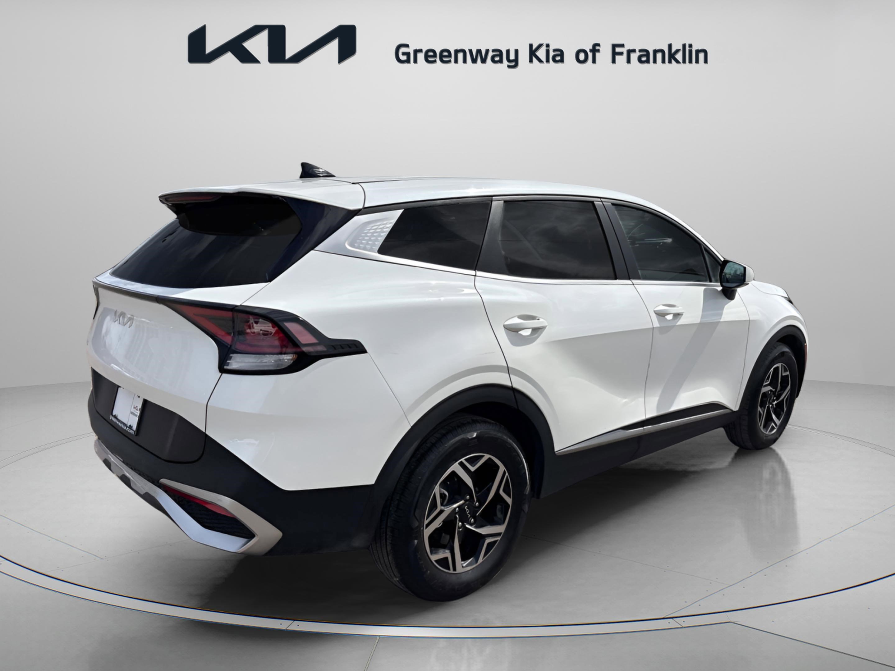 Used 2024 Kia Sportage LX image 7