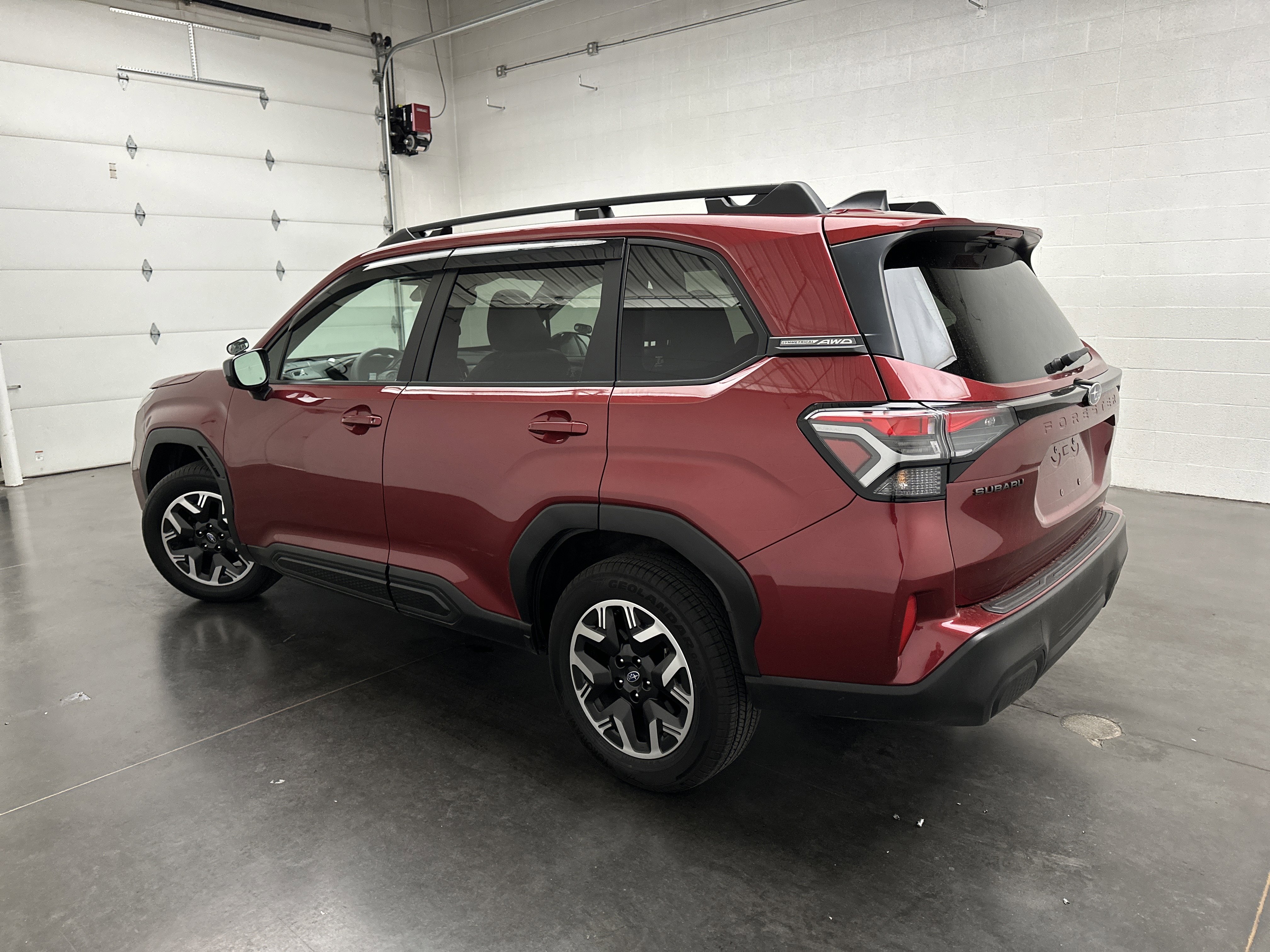 Used 2025 Subaru Forester Premium w/ Convenience Package #1 image 6