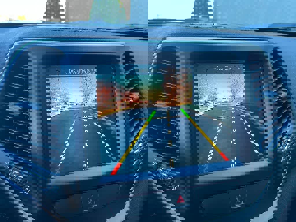 Used 2016 Jeep Cherokee Latitude w/ Cold Weather Group image 30