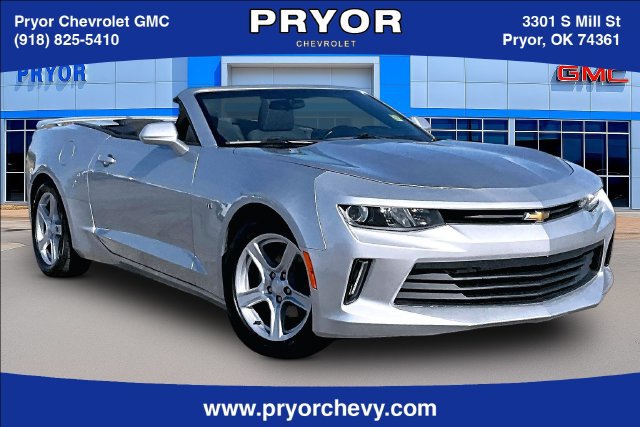 Used 2018 Chevrolet Camaro LT RWD image 1