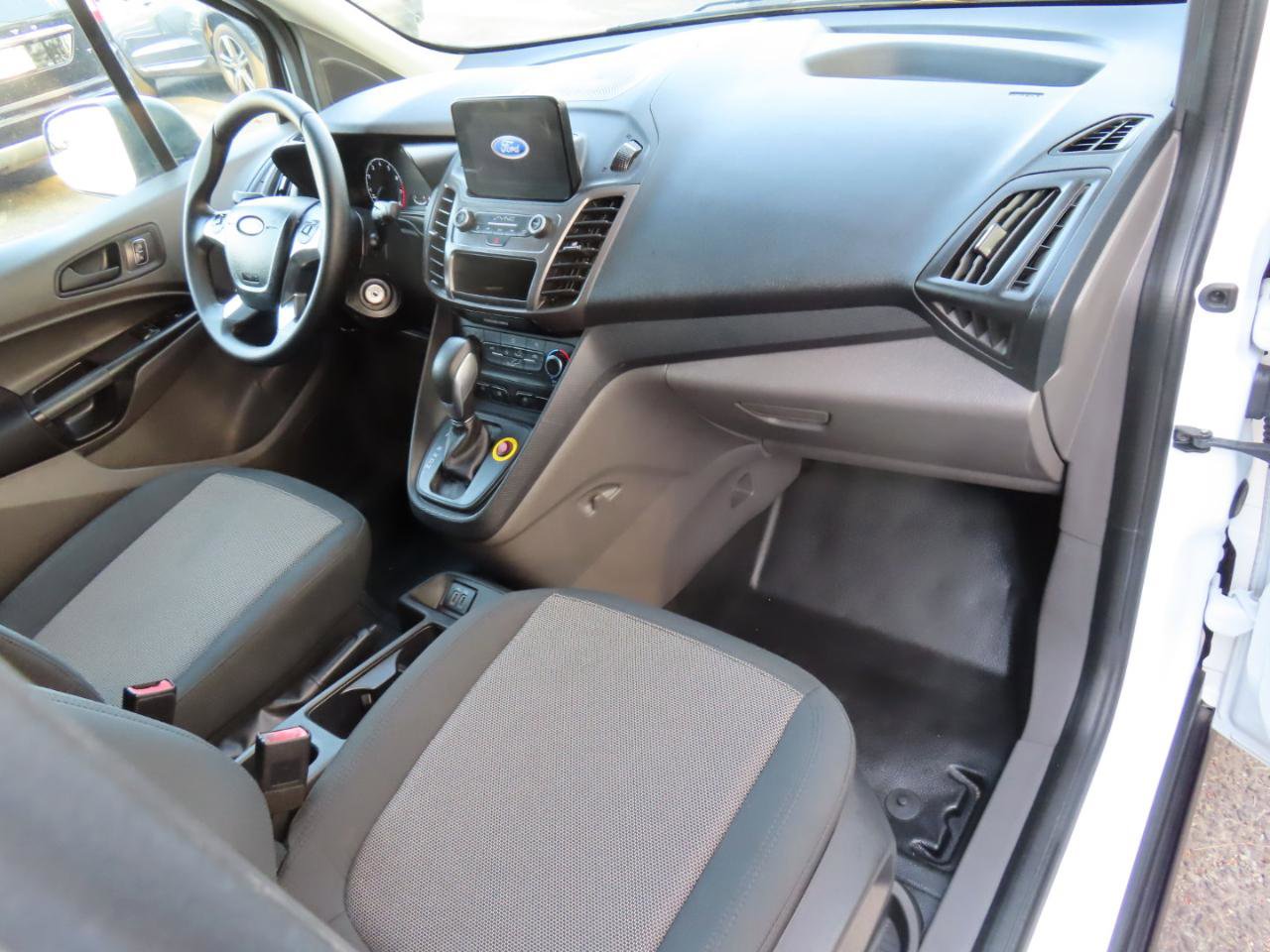 Used 2020 Ford Transit Connect XL image 23