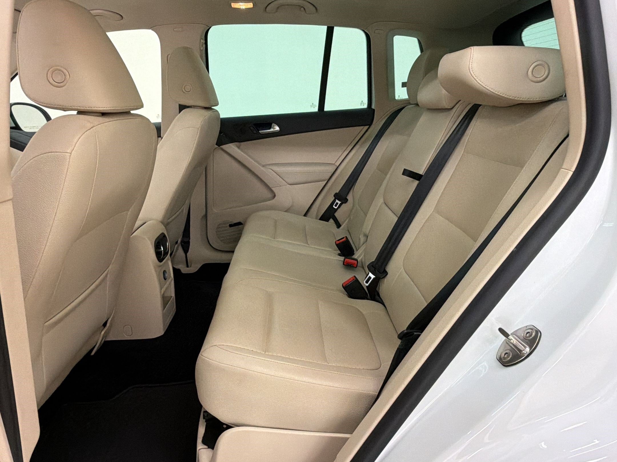Used 2015 Volkswagen Tiguan SEL FWD image 22