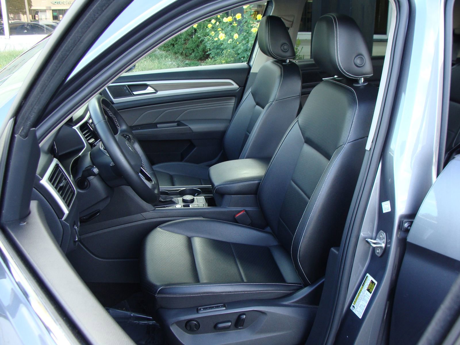 Used 2022 Volkswagen Atlas SEL image 7